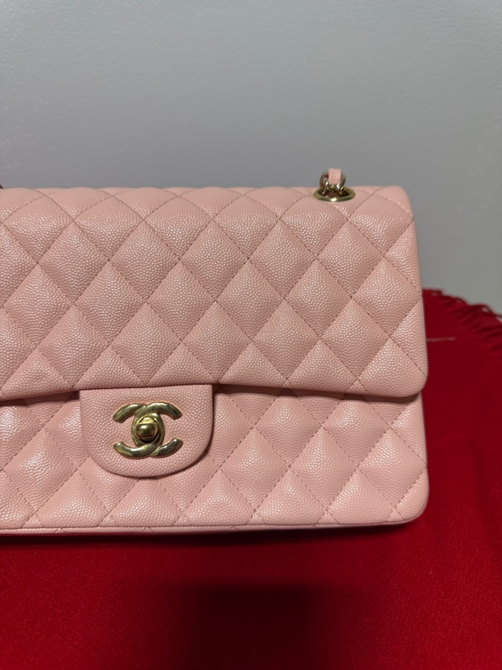 Quilted Shoulder caviar  medium  Bag in Soft Pink with Gold Hardware - Picture 3 of 9